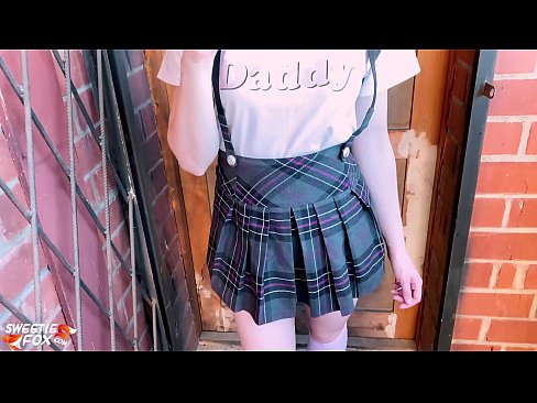 ❤️ 女学生深深地吸吮她的鸡巴，代替上课做爱 ️ Porno fb﹏﹏